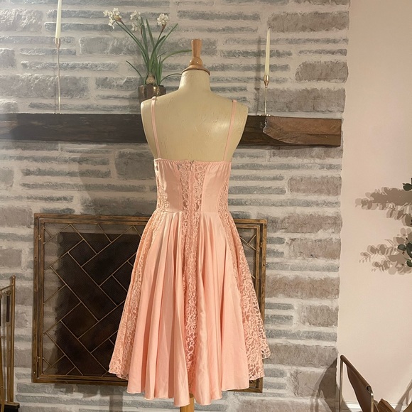 Silky and lace pink corset dress by Guess size 4 - Picture 5 of 5